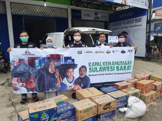 Depo Sabun Cuci Piring Sumbang 50 Kardus Bantuan Melalui Kapal TDA Peduli