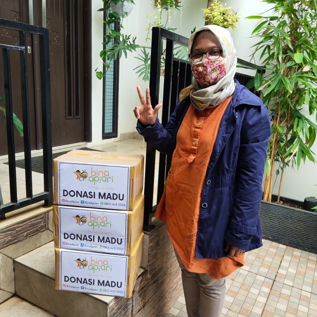 Bina Apiari Donasi 140 Botol Madu Melalui Kapal TDA Peduli