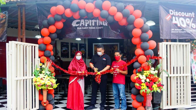Grand Opening Outlet Seafood Capiting Surabaya, Banjir Diskon Hingga 50 %