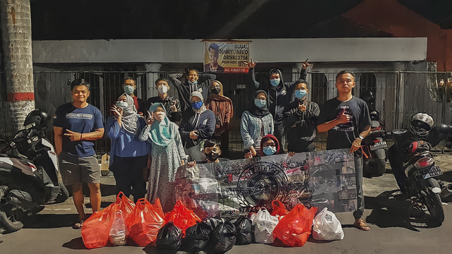 Komunitas TDA Tulunganggung Tiap Minggu Berbagi Nasi Bungkus dan Sembako
