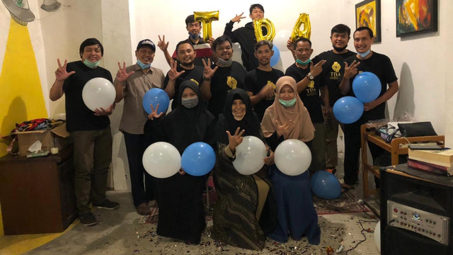 Milad TDA Tulungagung Pertama Bagikan Sembako dan Nasi Kotak Gratis
