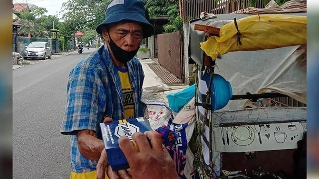Komunitas TDA Bandung Bagikan Nasi Box Setiap Hari secara Gratis