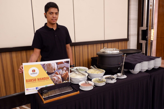 Sempat Gulung Tikar, Alfauzi Kurniawan Kini Jadi Pemilik Bakso Mandja