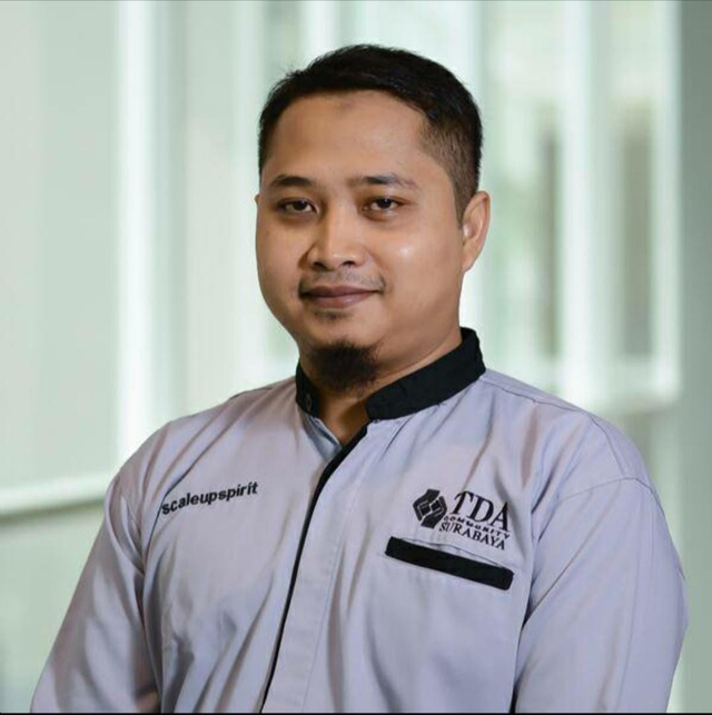 Mantan Programmer Ade Fyrman Tekuni Bisnis Souvenir dan Toko Oleh-oleh Haji