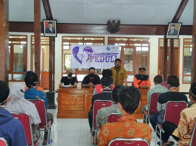 Komunitas TDA Tulungagung Salurkan Bantuan pada Warga Terdampak Bencana Longsor