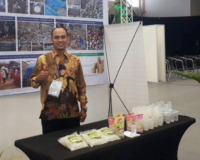 Derri Kusuma Bekerja Sejak Kuliah, Saat Ini Miliki Bisnis Nata De Coco di Lampung