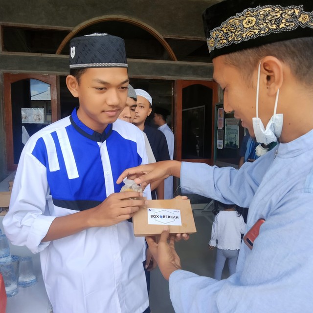 Kolaboraksi untuk Negeri, TDA Jayapura Bagikan Box Berkah 2 Minggu Sekali