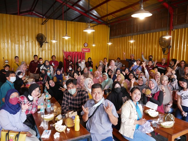 Ngobrol Bisnis dalam Pesta Duren di Cangkruk TDA Surabaya