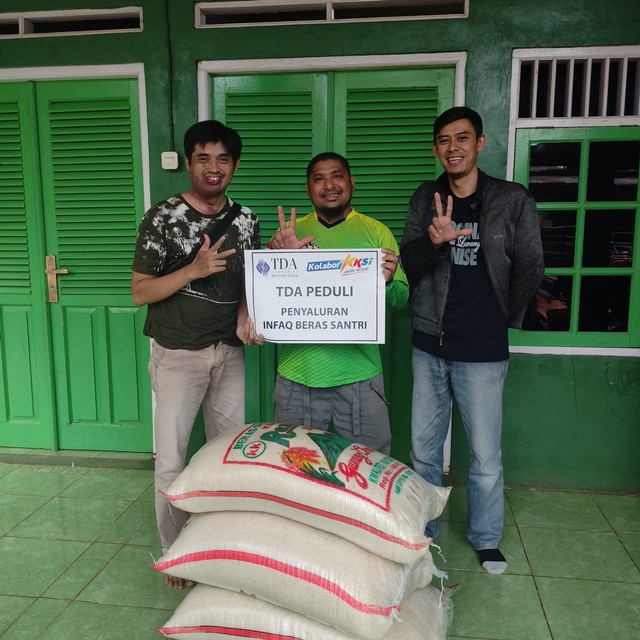 TDA Peduli Bogor Raya Buka Donasi untuk Santri Tahfiz dan Salurkan Donasi Beras