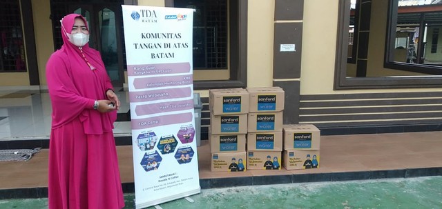 Komunitas TDA Batam, Berbagi Air Mineral melalui Program Odol selama Ramadan