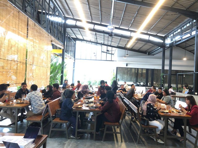 Dukung Pemuda Entrepreneur Sejati, TDA Surabaya Gelar TDA Cangkruk