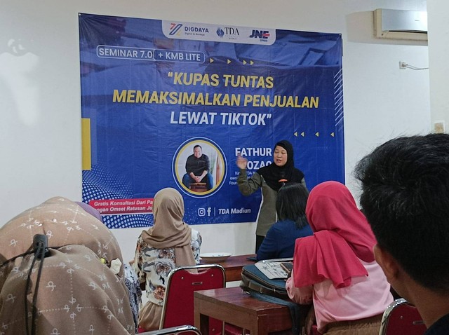Komunitas TDA Madiun Helat  KMB Lite, Maksimalkan Penjualan via Tiktok