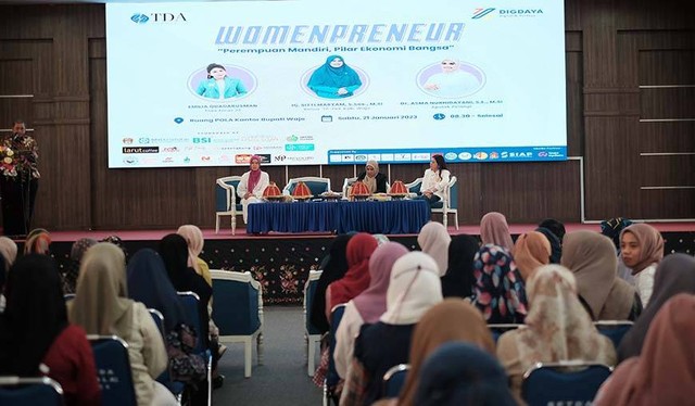 Perkuat Pilar Ekonomi Bangsa, TDA Wajo Selenggarakan Talk Show Womenpreneur