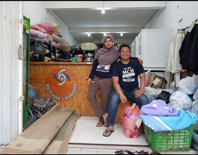 Baca Peluang Bisnis, Pietono Yudi Prayitno Kini Punya13 Cabang Laundry di Gresik