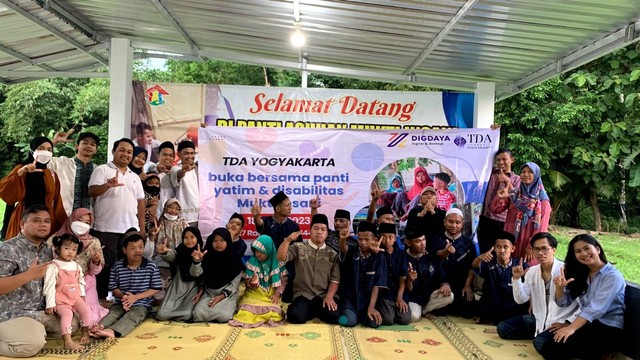 Komunitas TDA Yogyakarta Berbagi Bersama Panti Asuhan