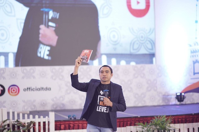 Presiden TDA 8.0 Berhasil Lelang 3 Buku From Zero to IPO Senilai Rp 150 Juta