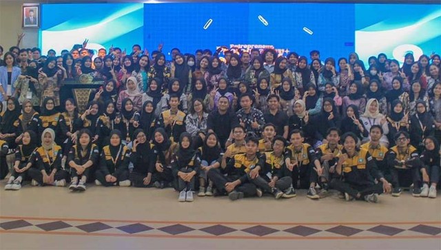 Tumbuhkan Jiwa Entrepreneur Muda, TDA Batam Adakan Kelas Fotografi