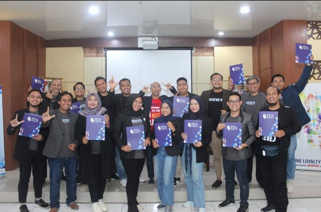 Guna Sukseskan Program KMB dan 9WS, TDA Solo Raya Langsungkan Training Mentor Jateng & DIY