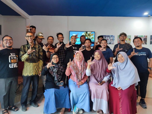 Kenalkan Teknologi AI, TDA Jember Gelar Cangkrukan