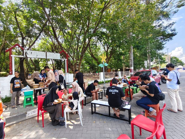 TDA Peduli Sidrap Rutin Adakan Prasmanan Gratis