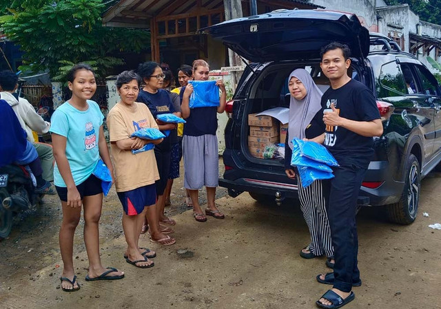 TDA Kabupaten Bogor Salurkan Bantuan untuk Korban Banjir di Villa Nusa Indah III