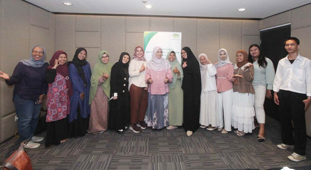 Dylla and Co Helat Kelas “Bicara dengan Hati” Bareng TDA Surabaya