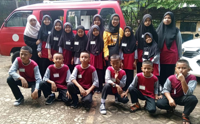 TDA Jakarta Timur Tebar Kebahagiaan untuk Anak Yatim Lewat Rekreasi di TMII