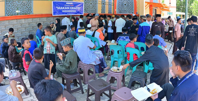 TDA Pangkep Bagikan 170 Porsi Makanan Gratis dalam Aksi Jumat Berkah di Bungoro
