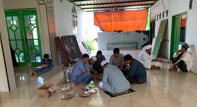 TDA Pangkep Distribusikan 250 Porsi Makan Gratis di Masjid Nurul Jihad