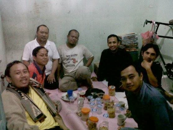 KMM : Kegiatan Makan Makan