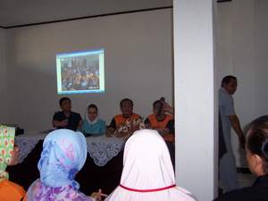 Foto Kunjungan Komunitas TDA di UKM Bandung, 11 Maret 2006 (1)