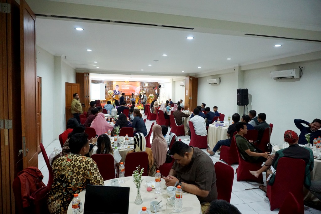 Menjadi Tuan Rumah Di Negeri Orang