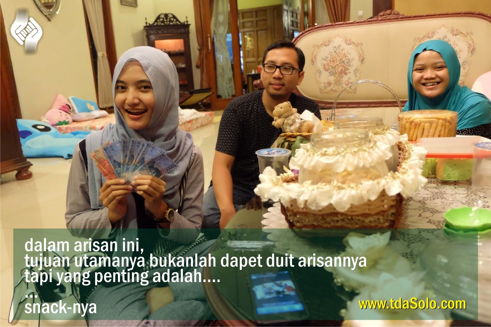 Tersenyum Dapet Arisan