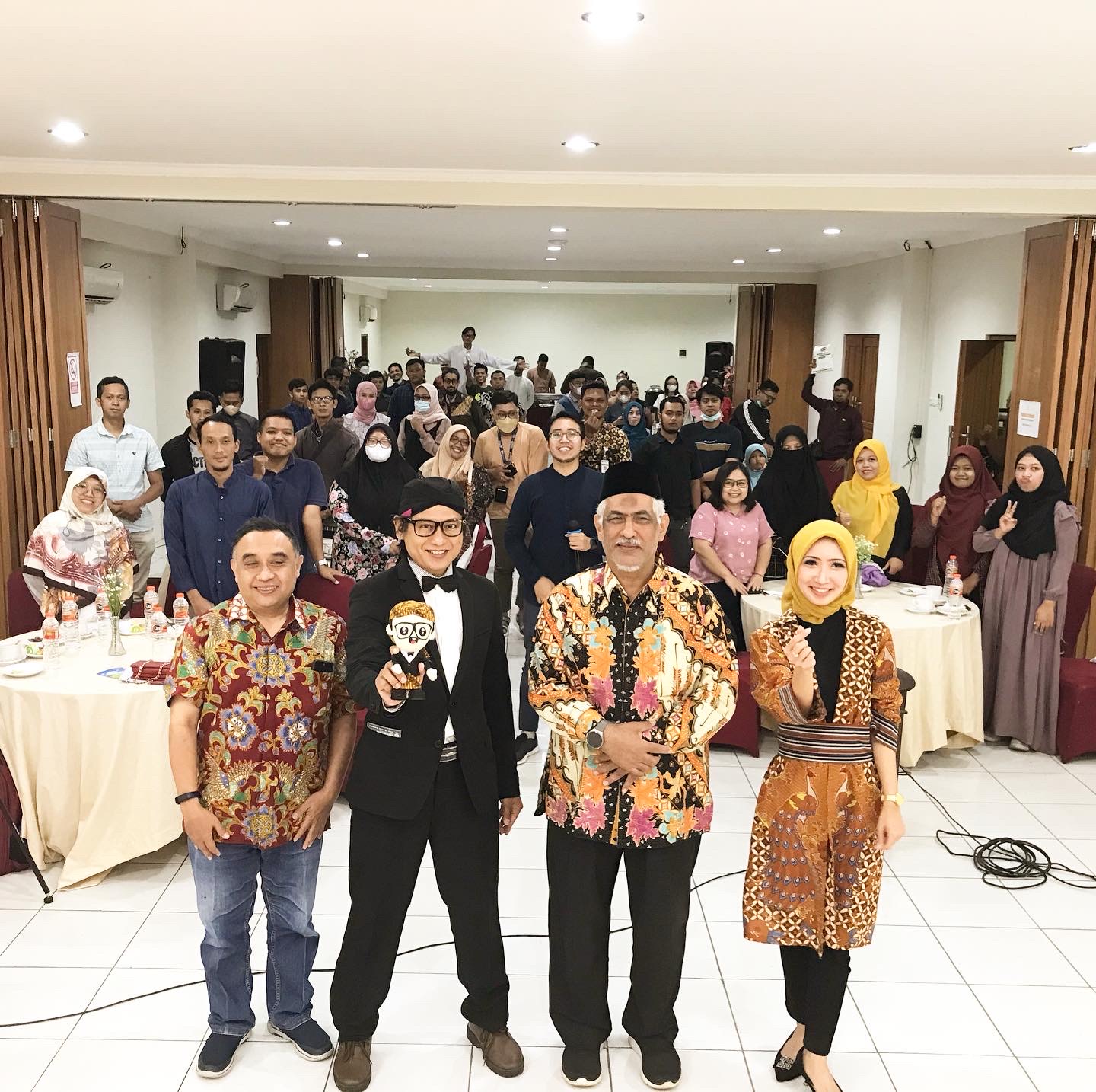 Menjadi Tuan Rumah Di Negeri Orang