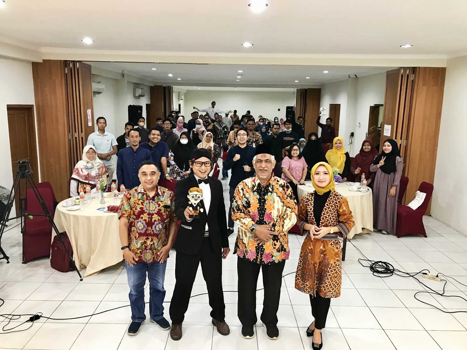 Menjadi Tuan Rumah Di Negeri Orang