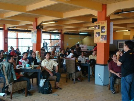 Makan Enak, Kumpul Enak, Belajar Enak di Forum Bulanan TDA Bandung