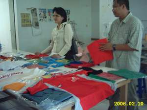 Aktivitas Klub Tangan Di Atas dalam Gambar