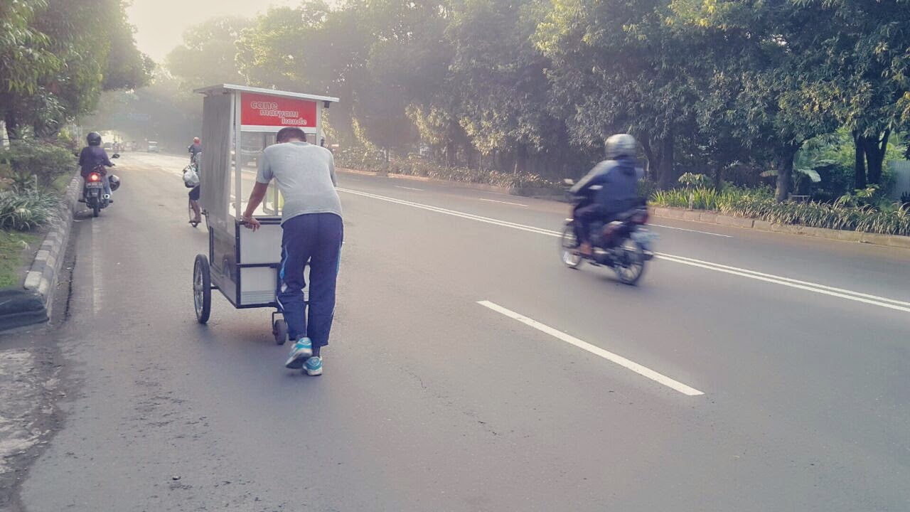 Didorong Lalu Diborong