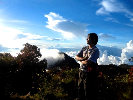 KMB 1 TDA Solo mendaki Lawu