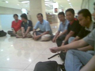 Pertemuan Pengusaha Komputer di Mangga Dua Square 29 April 2006