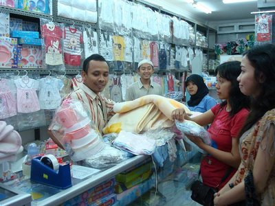 Omzet Pak Edi Sudah 8 Juta Per Hari